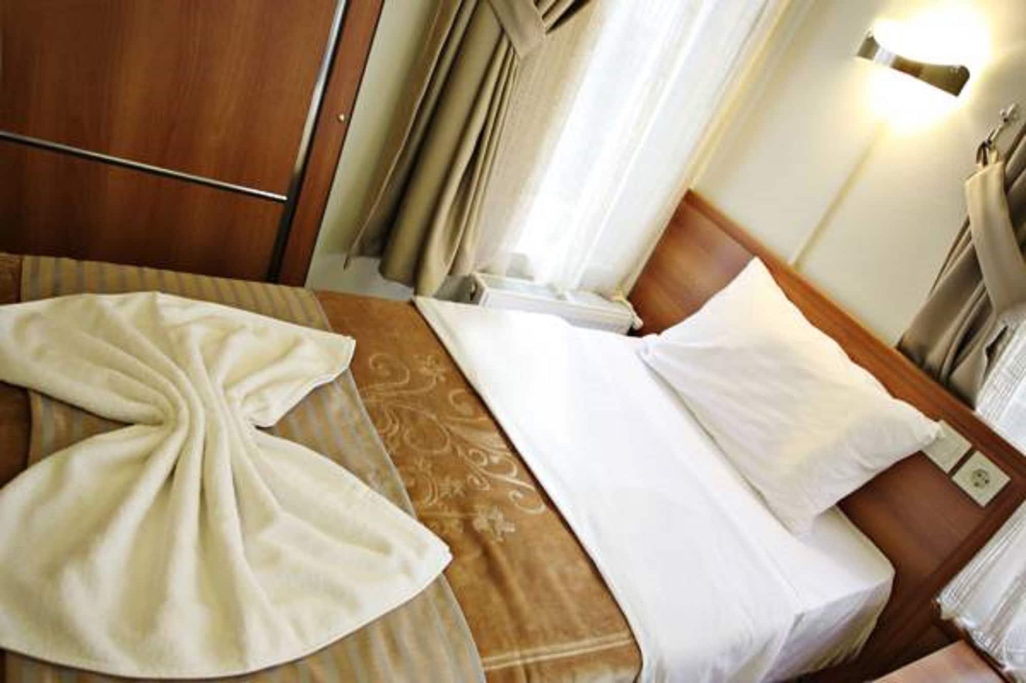 Taksim Palace Hotel Стамбул Екстер'єр фото