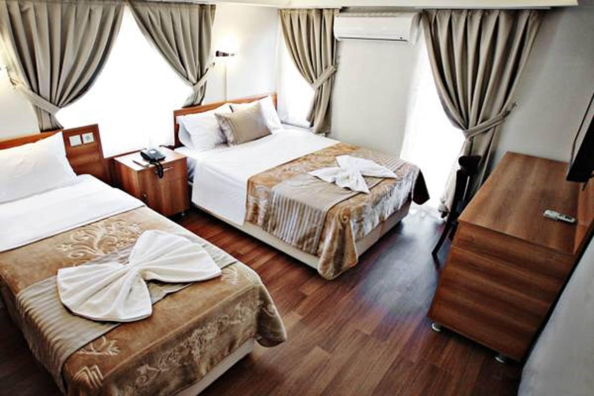 Taksim Palace Hotel Стамбул Екстер'єр фото